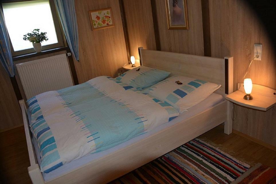 Ferienwohnung Irmgard Хауценберг Екстериор снимка